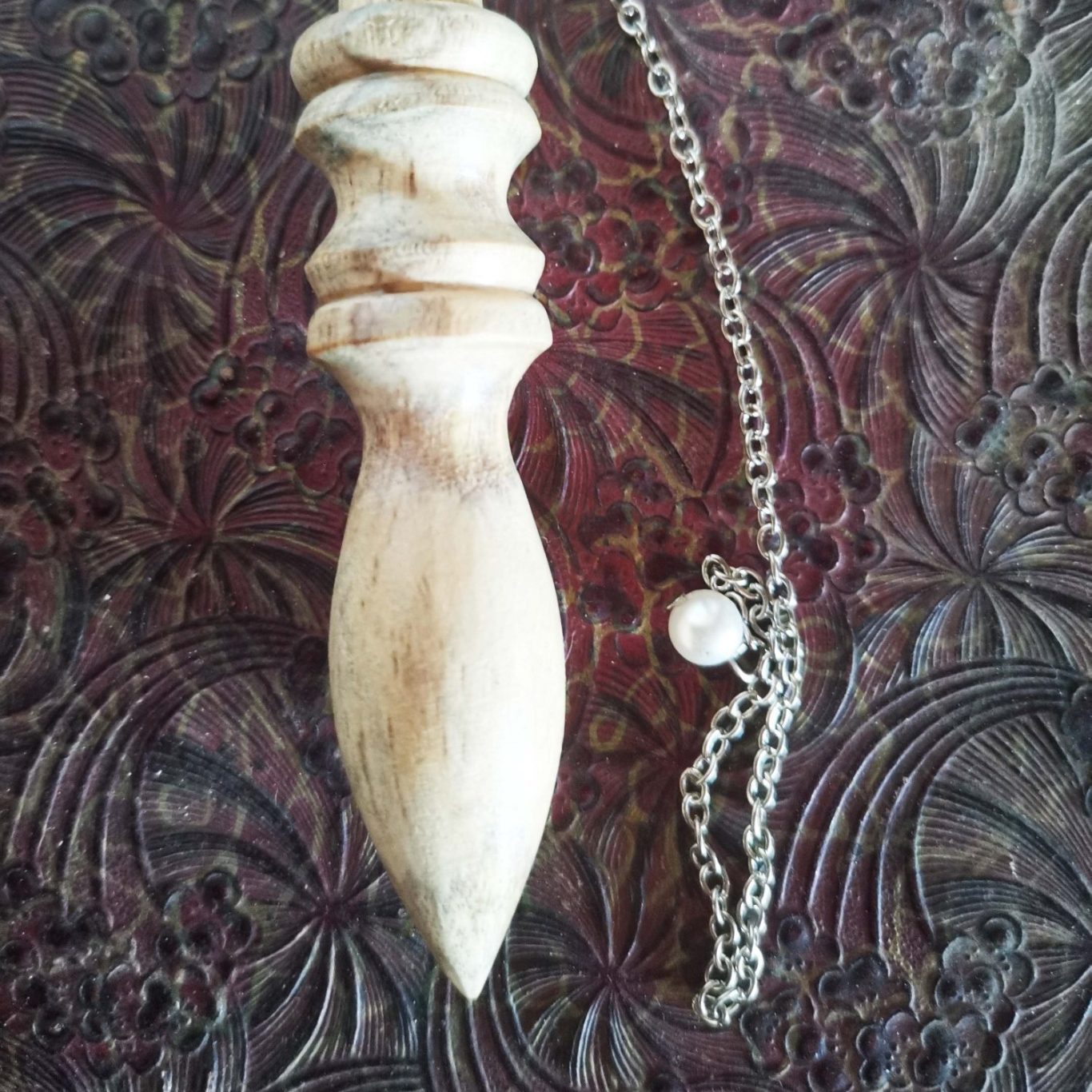 pendule divinatoire en bois pour débutant